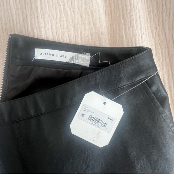 NWT Altar’d State Hazel Vegan Leather Skirt Black - Picture 6 of 6